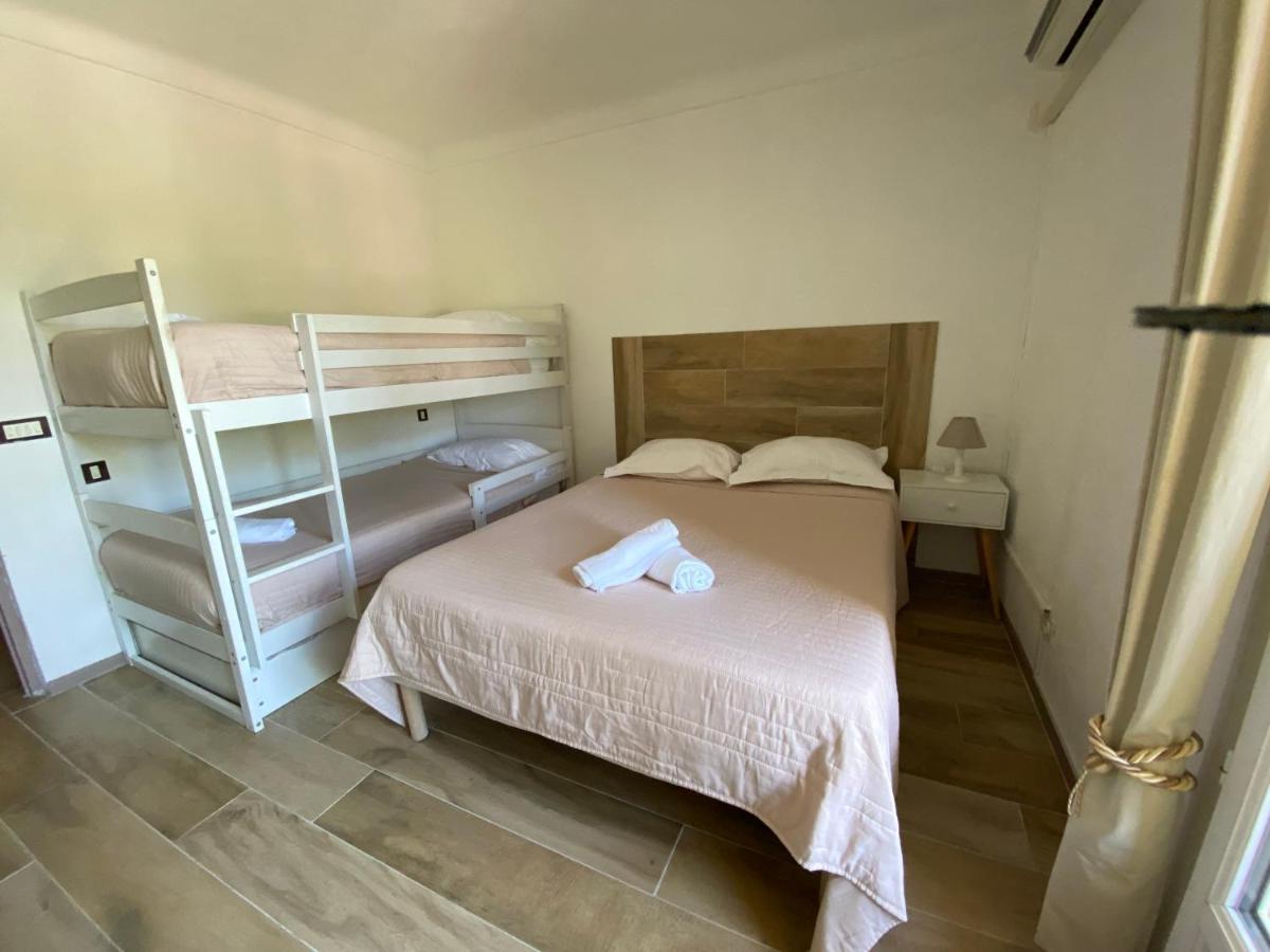 אפט Hotel Carina מראה חיצוני תמונה
