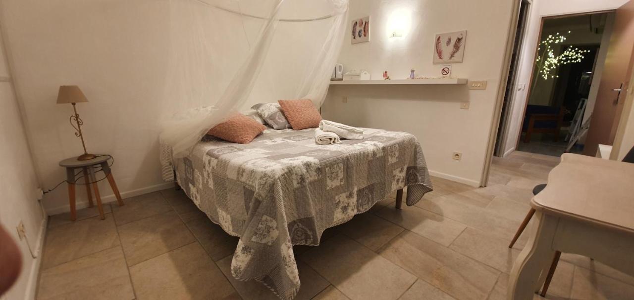 אפט Hotel Carina מראה חיצוני תמונה