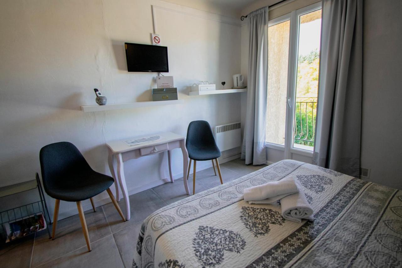 אפט Hotel Carina מראה חיצוני תמונה