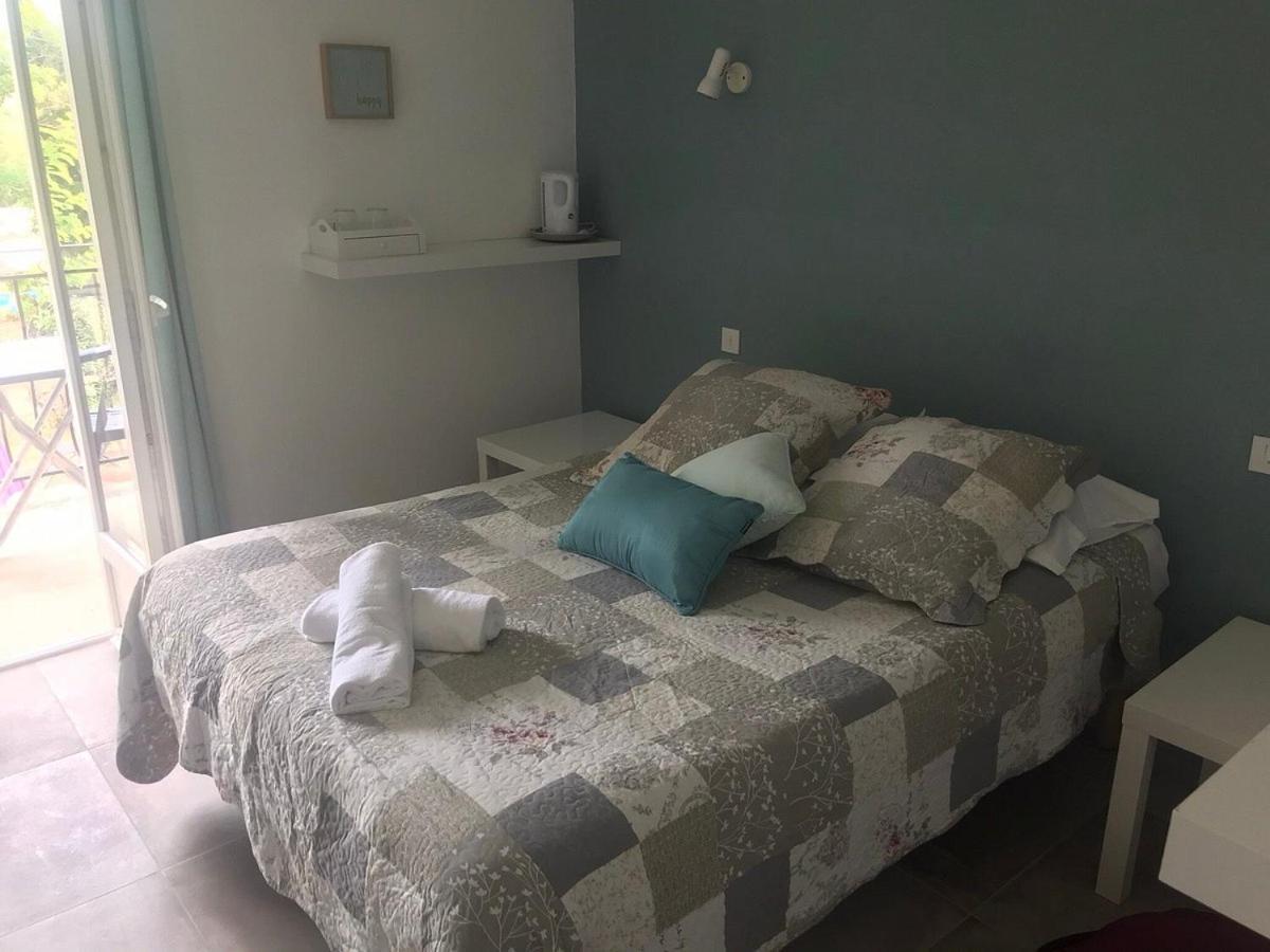 אפט Hotel Carina מראה חיצוני תמונה