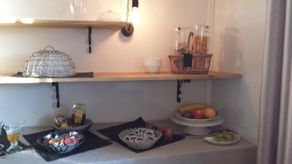 אפט Hotel Carina מראה חיצוני תמונה
