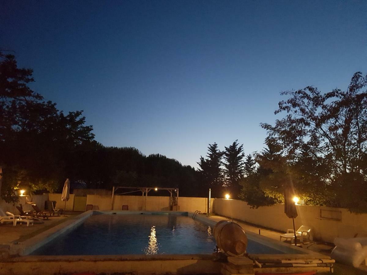 אפט Hotel Carina מראה חיצוני תמונה